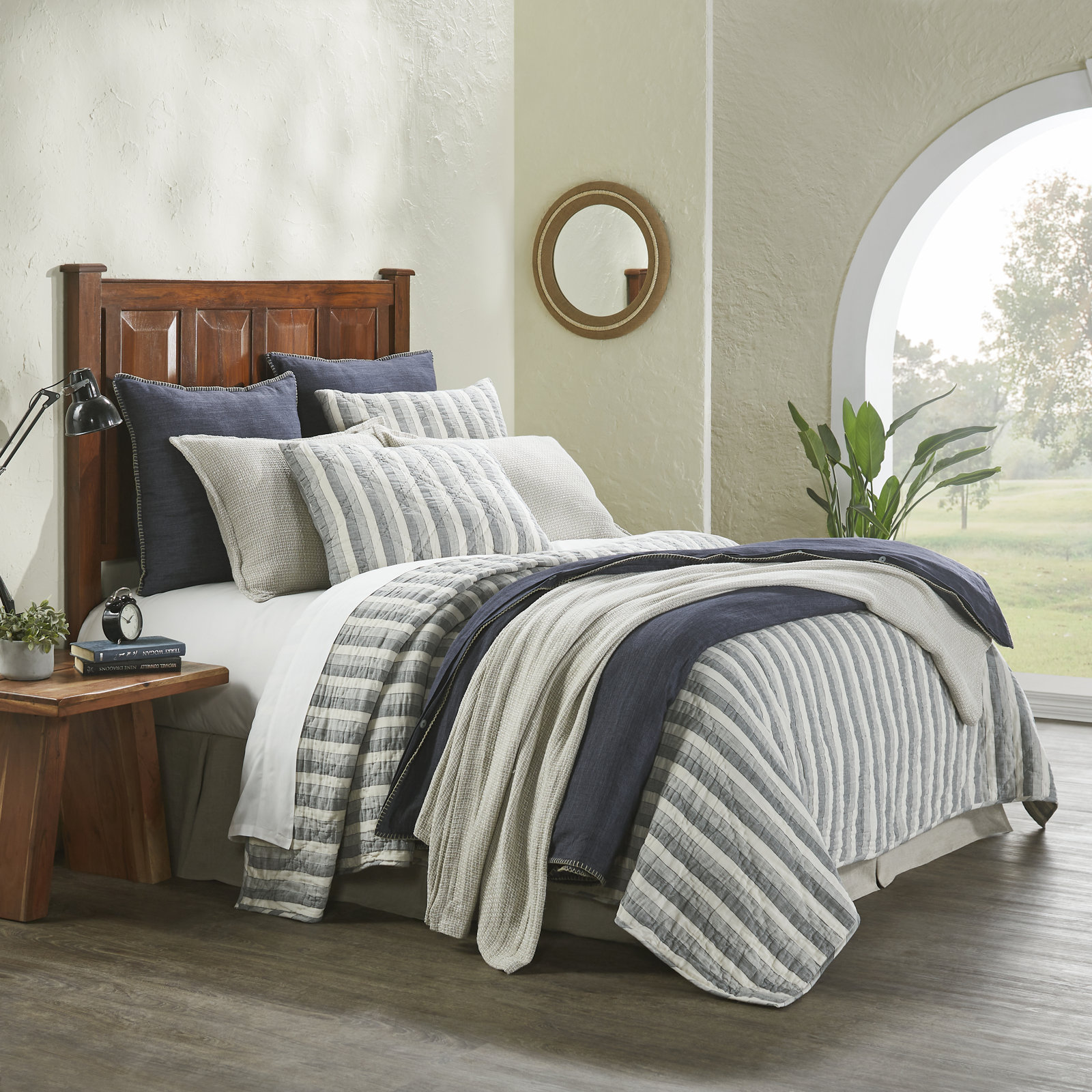 Armond Linen Quilt Set, King Quilt + 2 Shams