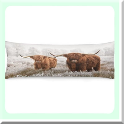 Wild West Highland Cow Long Pillowcase - Farmhouse Decorative Cushion Cover for Couch & Bedroom, Zippered Animal Wildlife Design