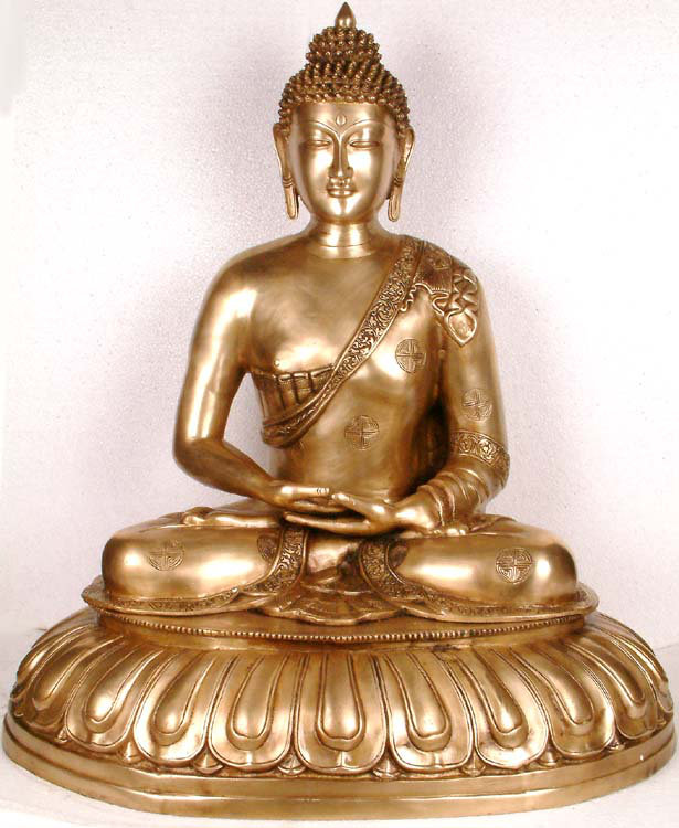Bouddha méditant de grande taille