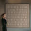 Impression sur tissu grand format - Motif géométrique abstrait à grille beige neutre pour salon ou chambre - « Assemblage du cadre requis (cadre non fini) »-135869152