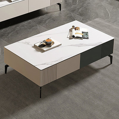 Table basse à quatre pieds avec rangement