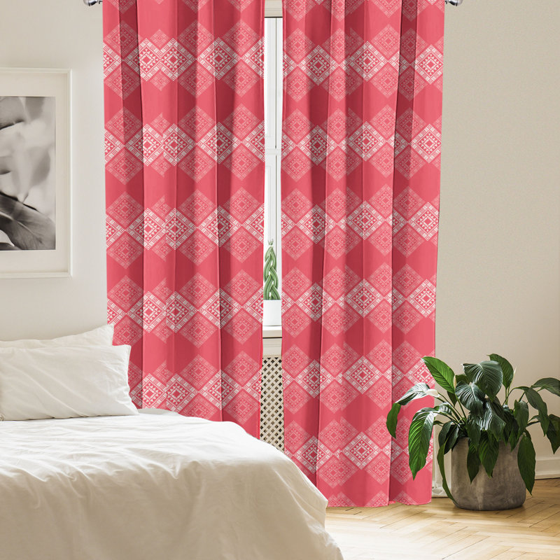 Rideaux 4 panneaux East Urban Home Aztec, forme carrée et triangulaire 134662, L 56 po x L 63 po