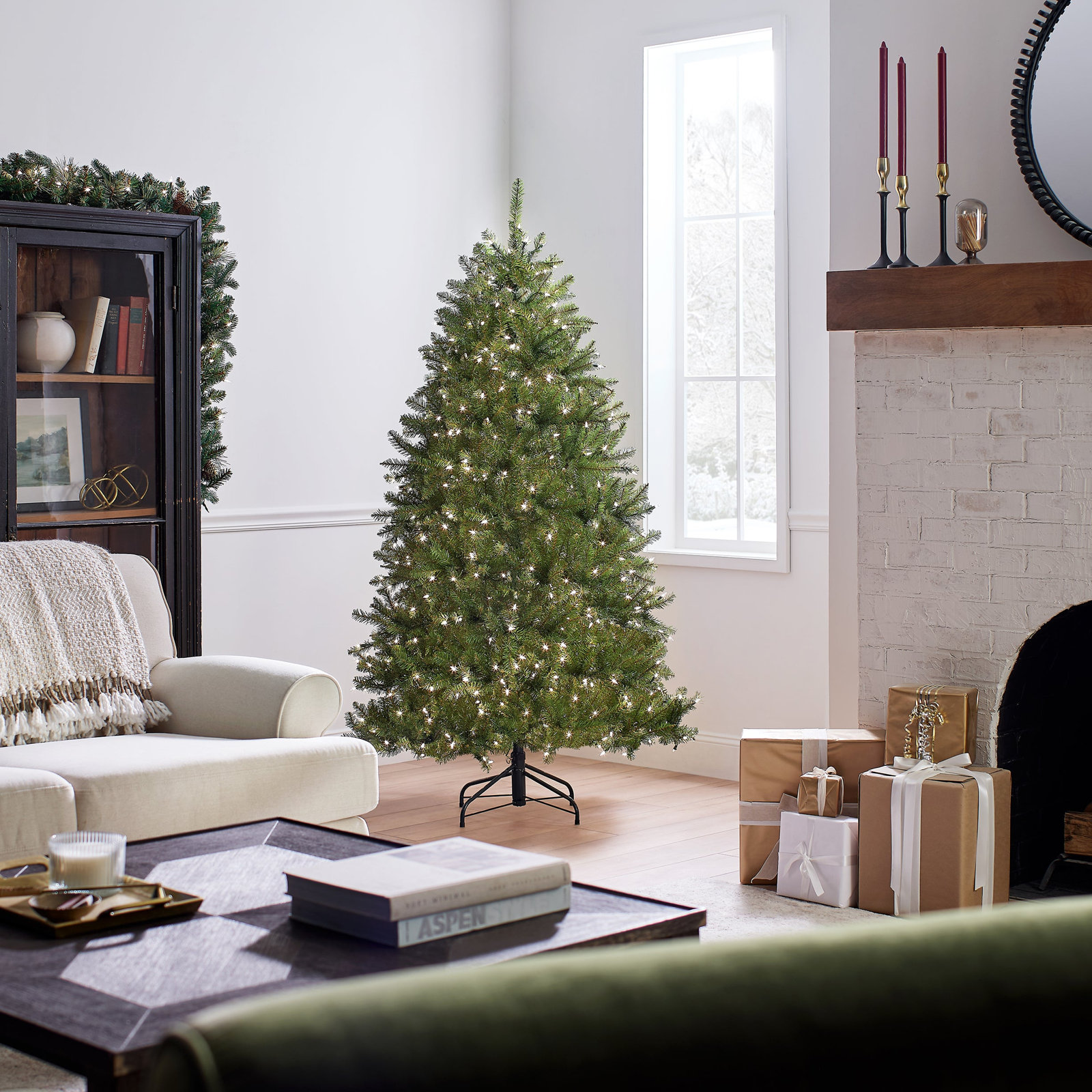 Dunhill Fir Tree with Clear Lights, 6', Clear/White Lights
