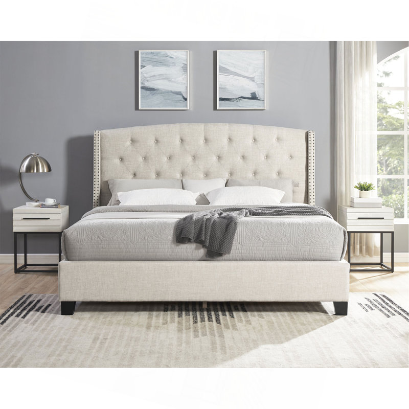 Ensemble de chambre rembourrée 3 pièces Astral, lit à oreilles capitonné avec deux tables de chevet, Beige