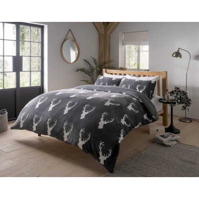Polyester No Pattern Duvet Cover Set with Pillowcases Included
