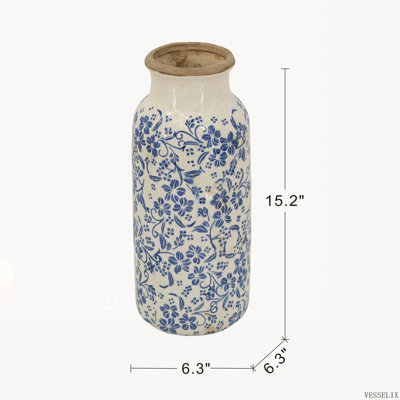 Vase décoratif en céramique bleue et blanche de 6,3 x 15,2 pouces, orné de motifs floraux traditionnels