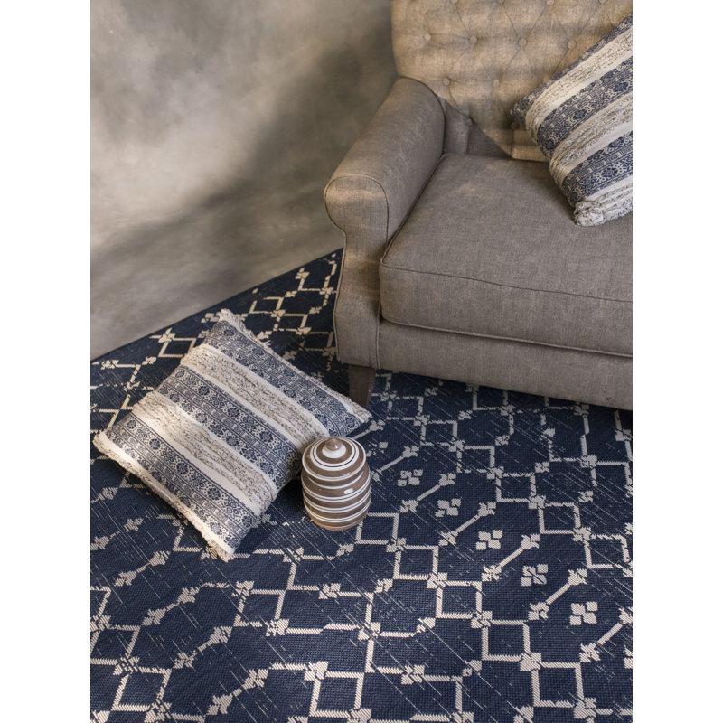 Premium Polypropylene Geometric Pattern Outdoor Rug, Rectangle 2' x 3'