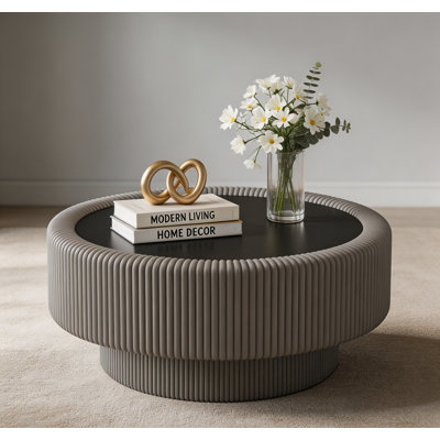 Table basse cannelée ronde avec rangement, design gris moderne avec plateau en verre trempé et surface enveloppée de cuir de qualité supérieure, rangement dissimulé intégré pour le salon