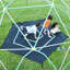 Centre de jeu avec dôme d'escalade géométrique