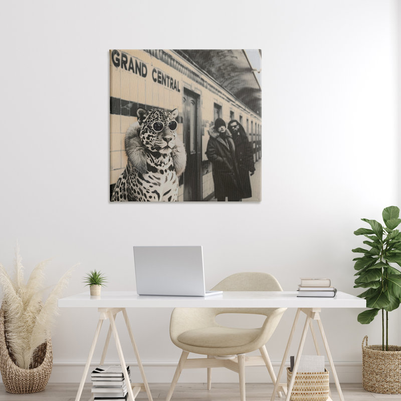 Art mural sur toile Grand Central Cat Glamour, design par Sophie 6, H 36 po x l 36 po