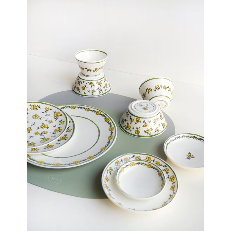 Daisy Chain Bone China Dinner Plate