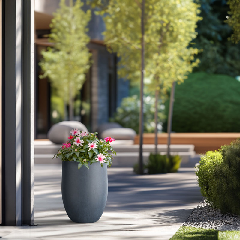 Pot à fleurs en ciment Irmelie, Gris anthracite foncé, H 21,65 po x l 16,93 po x P 16,93 po