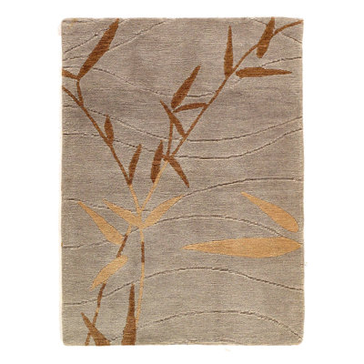 Fine Hand Knotted Tabatian rug 1'7"X 2'8"