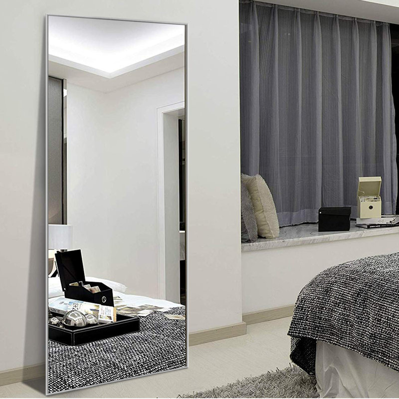 Miroir de salle de bain mural Talma, H 47 po x l 21 po, Argent argent