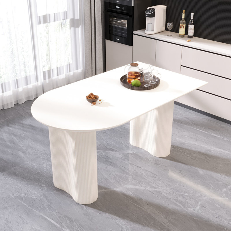 Table de salle à manger moderne moderne de 63 pouces pour accueillir 8 personnes, table d'appoint irrégulière, pieds ronds épais et siège confortable
