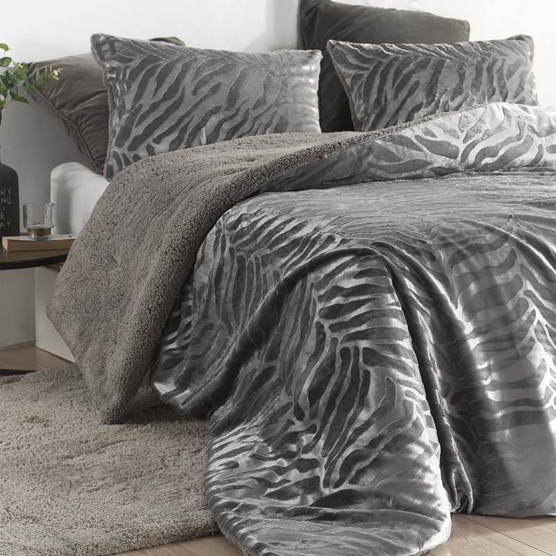 Primal Zebra Coma Inducer Velvet Oversized Comforter Set, Twin XL Comforter + 1 Sham