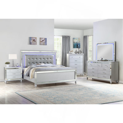 Lit rembourré Sterling en bois Sterling