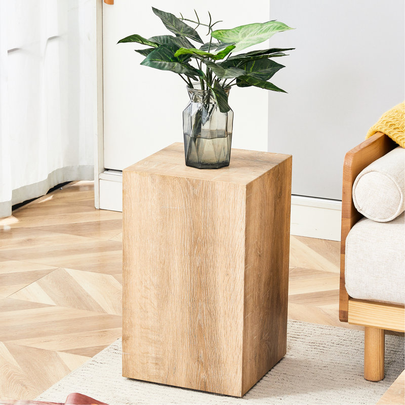 Table basse moderne, 30 x 30 x 50 cm, avec une texture de grain de bois naturel et une finition délicate qui met en valeur votre salon.
