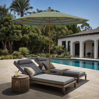 Parasol de patio en bois de teck de 9 pieds avec nervures en fibre de verre et lève-personne dans le lagon Astoria