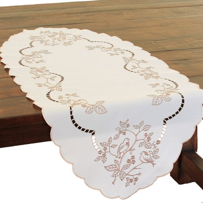Chemin de table Woodland Embroidered Cutwork