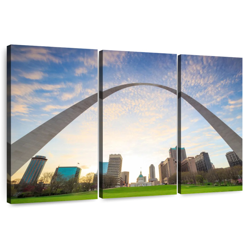 Rorry Under St. Louis Arch, 48" H x 74" W
