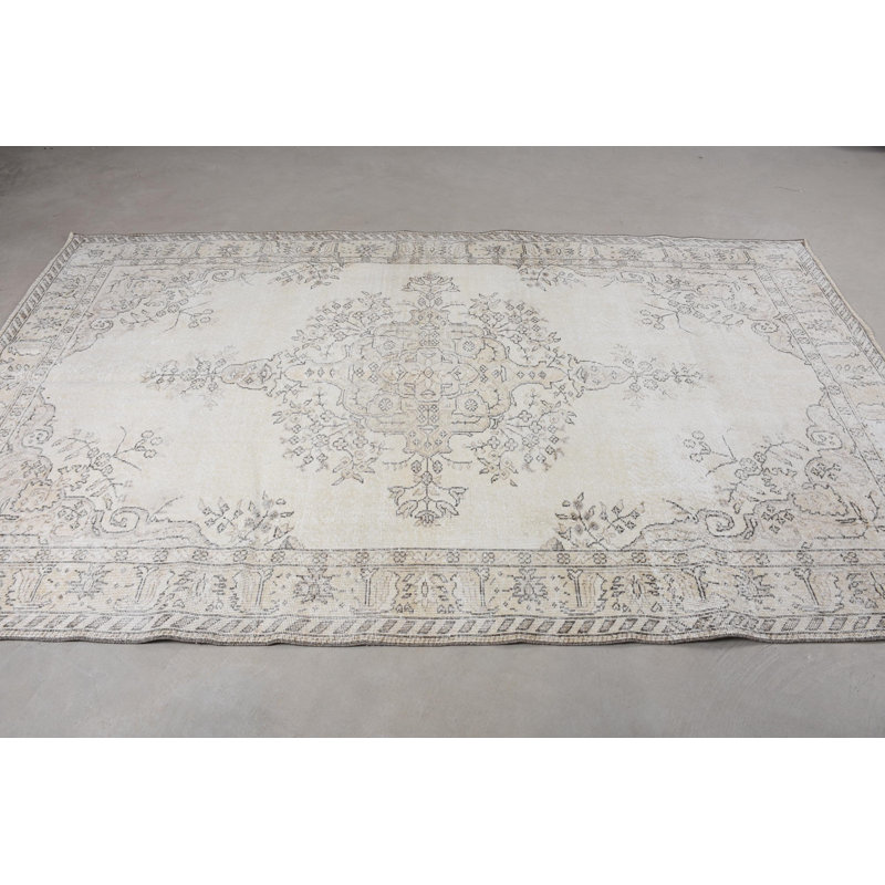 Tapis beige 66,5 x 109,4 po Vintage