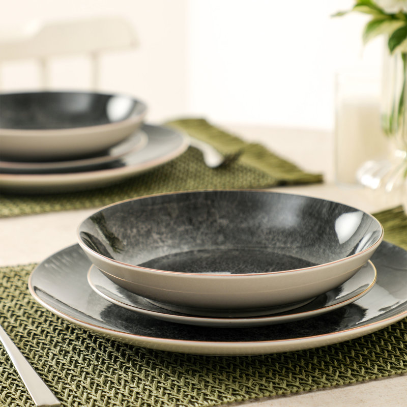 Service de table 12 pièces en porcelaine Christian Siriano, Noir