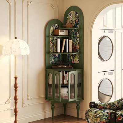 Buffet de coin 82,28 po de style chalet rétro vert avec portes arquées en verre nervuré pour petite cuisine et coin repas