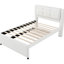 Lit plateforme double avec revêtement beige. Bois + cadre. Tête de lit pour plus de confort. Pas de sommier tapissier. Assemblage rapide et facile en beige. Fabrication en pin. Un repos confortable. Simple