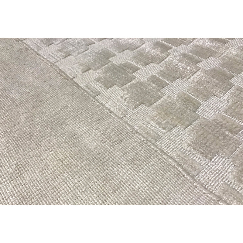 Area Rug in Beige, Rectangle 5'10" x 7'10"