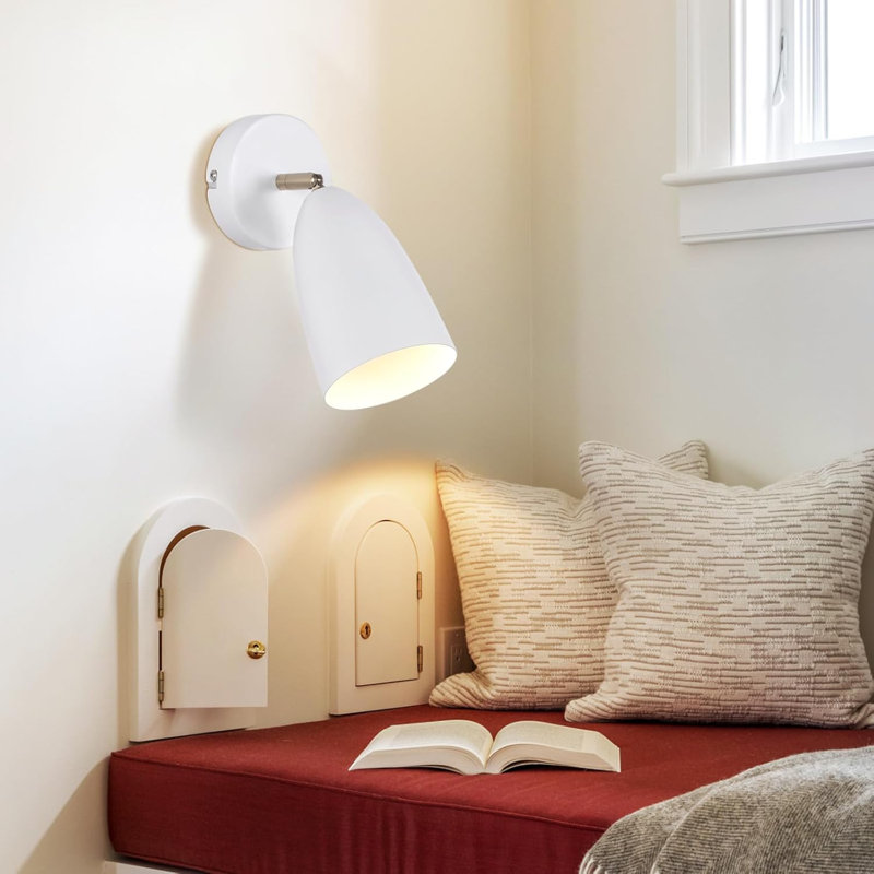 Shaylon Armed Sconce, White / Matt