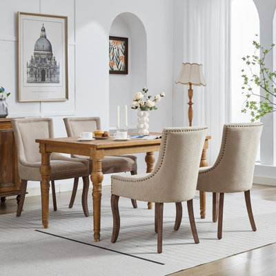 Ensemble de 4 chaises de salle à manger rembourrées, chaises de salle à manger en tissu, chaises de cuisine et de salle à manger, chaises de cuisine de ferme avec dossier haut, pieds en bois massif, garniture cloutée (beige)
