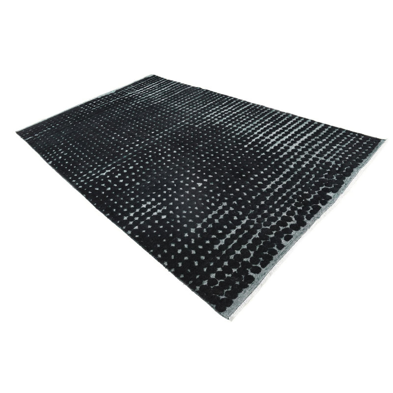 Tapis noir 7 x 10 Pham