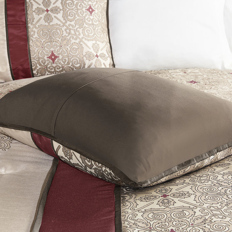 Chambre rouge - Très grand lit 7 pièces avec détails de broderie et d'édredon en tissu plateforme, Rouge