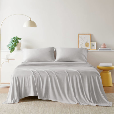 Drap en tricot de coton pleine grandeur - doux comme t-shirt préféré pour toutes les saisons, absorbant en été et en hiver, jusqu'à 16 po pour matelas, 1 plat, ajusté, 2 coussins, lavable et séché à la machine, lit gris