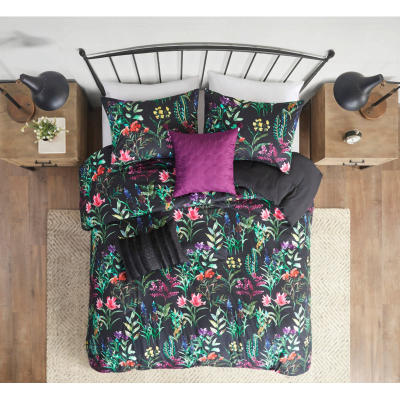 5 Piece Comforter Set Black Full/Queen
