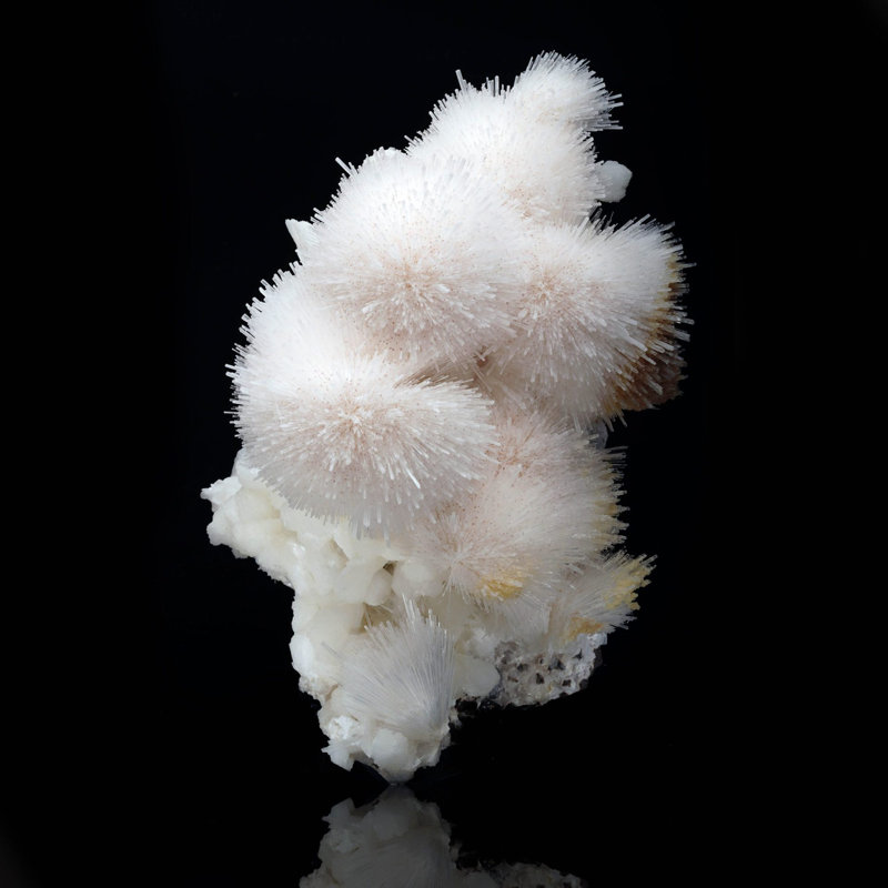Scolecite on Stilbite From Pune, India