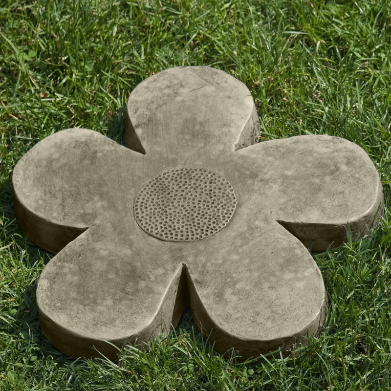 Flower Power Stepping Stone, 2" H x 15.5" W x 15.5" D, Verde