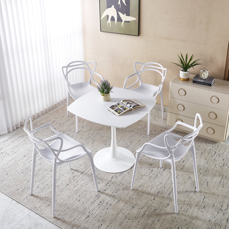 Ensemble de salle à manger 1 + 4,5 pièces, table de salle à manger à pieds en métal Mid-Century pour 4-6 personnes avec plateau en panneau de fibres à densité moyenne, table de salle à manger à piédestal, table basse de loisir, ensemble blanc