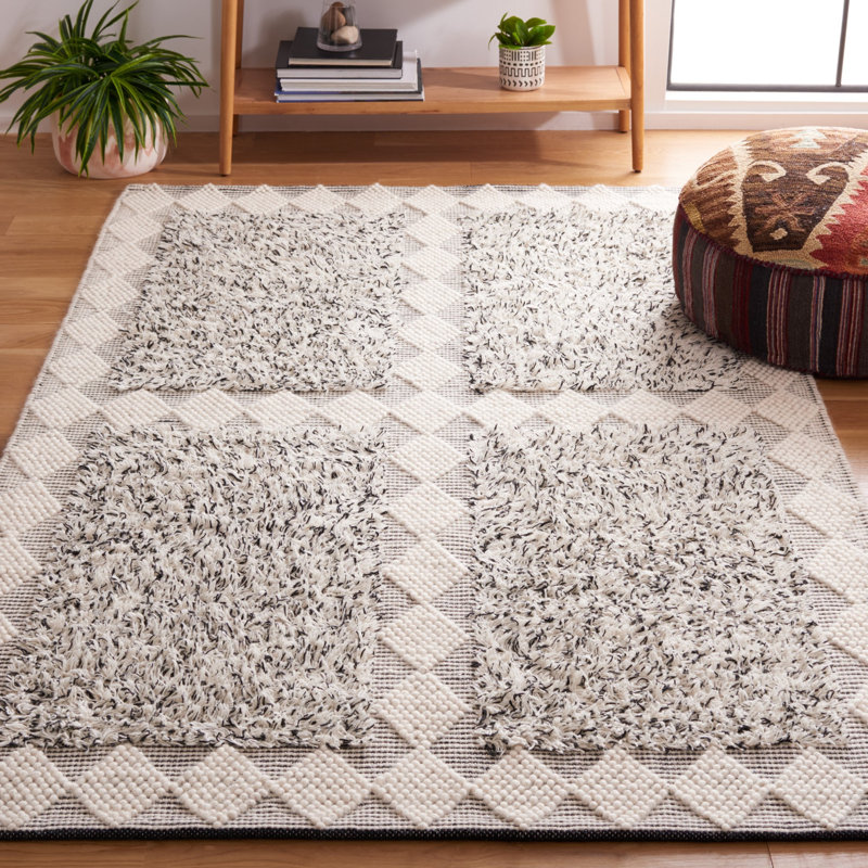 Natura Hand Loomed Wool/Cotton Geometric Rug in Ivory/Black, Rectangle 5' x 8'