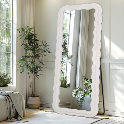 Miroir pleine grandeur ondulé