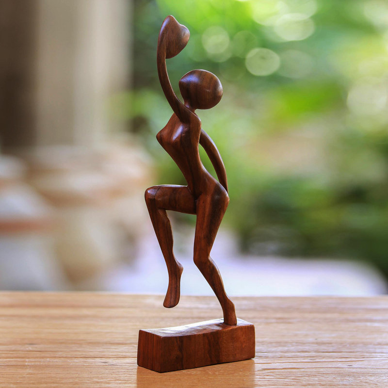 Sculpture en bois romantique fait main Penishaw
