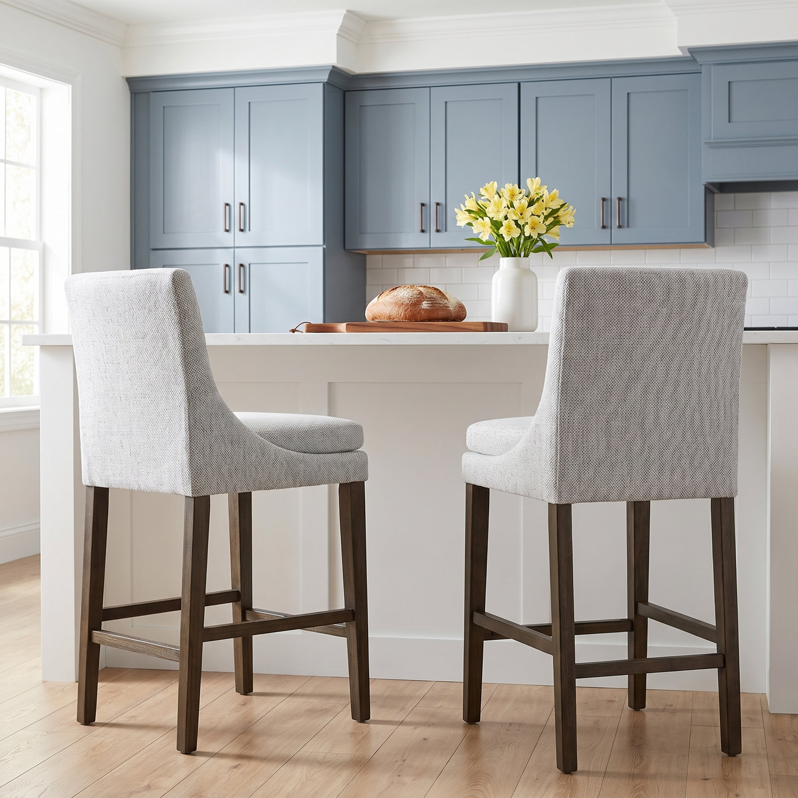 Niara Bar and Counter Stool, Counter Stool (26” Seat Height)