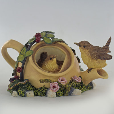 Lavada Figurines & Sculptures