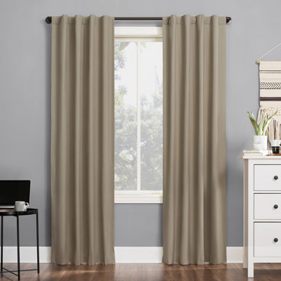 Rideau 100% thermique occultant avec passe-tringle et passe-tringle - Basics by Wayfair ™