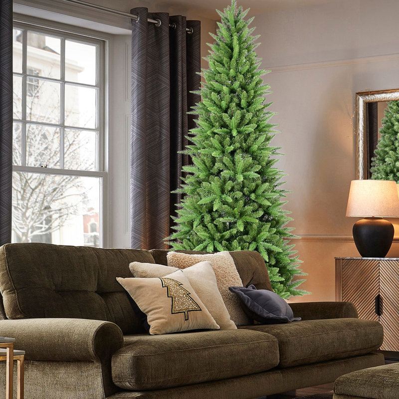 Arbre de Noël de 9 pi de haut avec une forme mince, 2152 pointes Pe + mixtes réalistes, branches articulées pour un assemblage sans effort et support en métal robuste