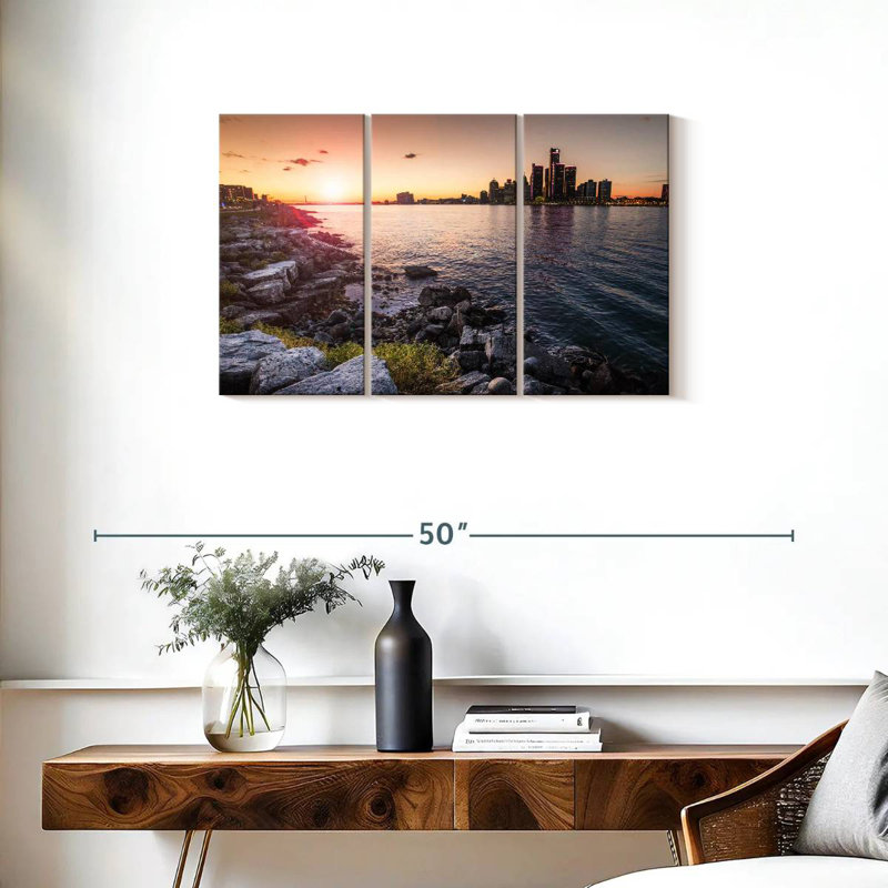 Sebbie Detroit Sunset, 20" H x 33" W
