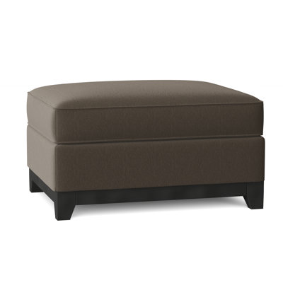 Brünhild Upholstered Ottoman