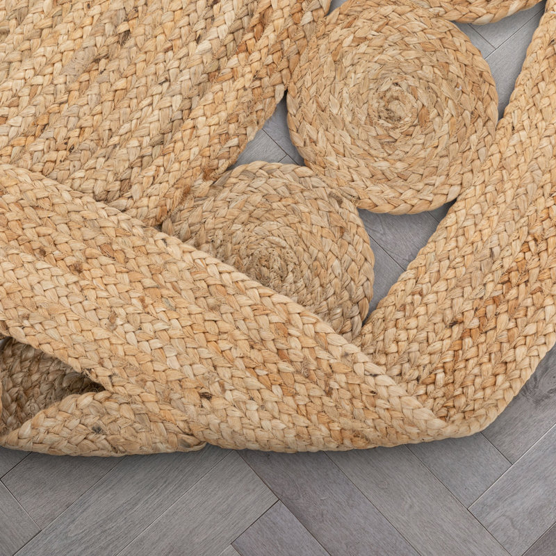 Hand-Braided Natural Jute Round Rug with Geometric Pattern