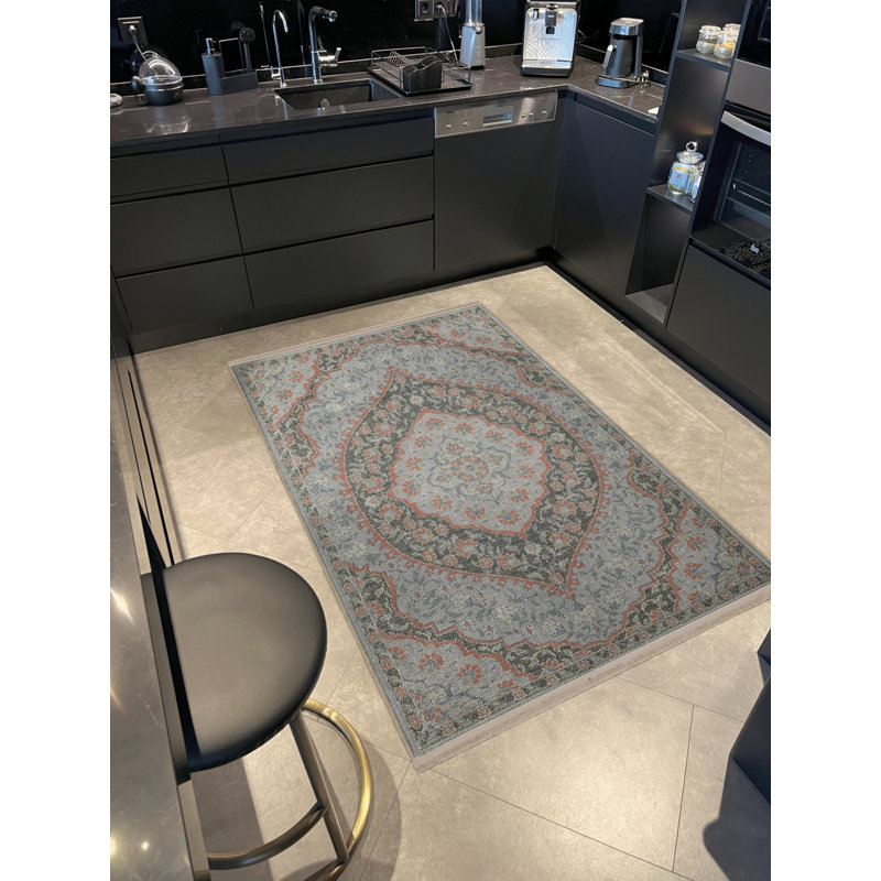 Tapis décoratif frangé à motif floral multicolore à motif gris multicolore et rose, Rectangle 2 pi 8 po x 5 pi